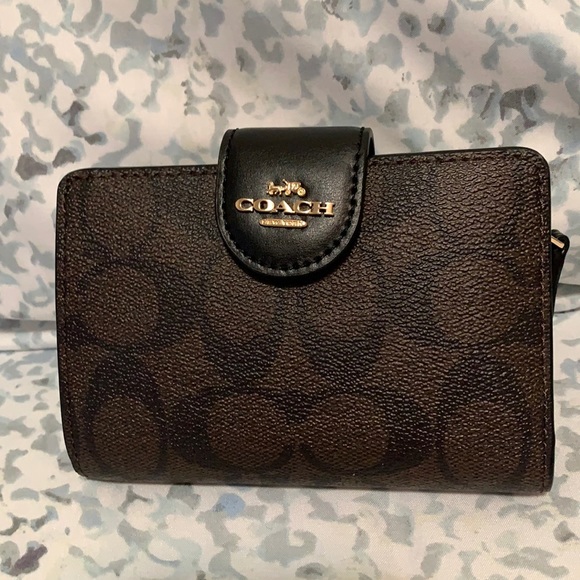 💯 % Authentic COACH bifold wallet